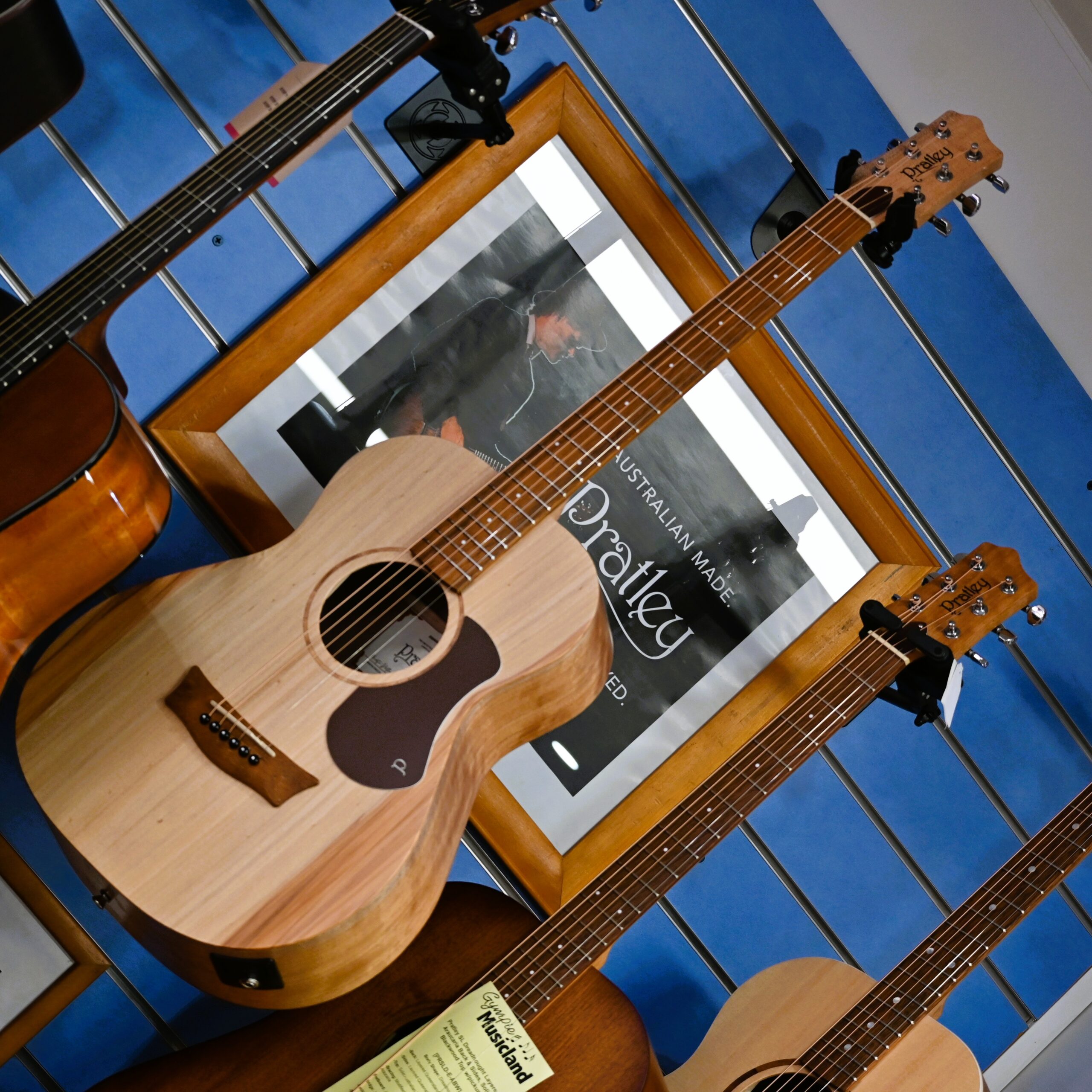 Pratley Entertainer Mini OM All Solid Maple B/S / Bunya Top w/pickup - Image 2