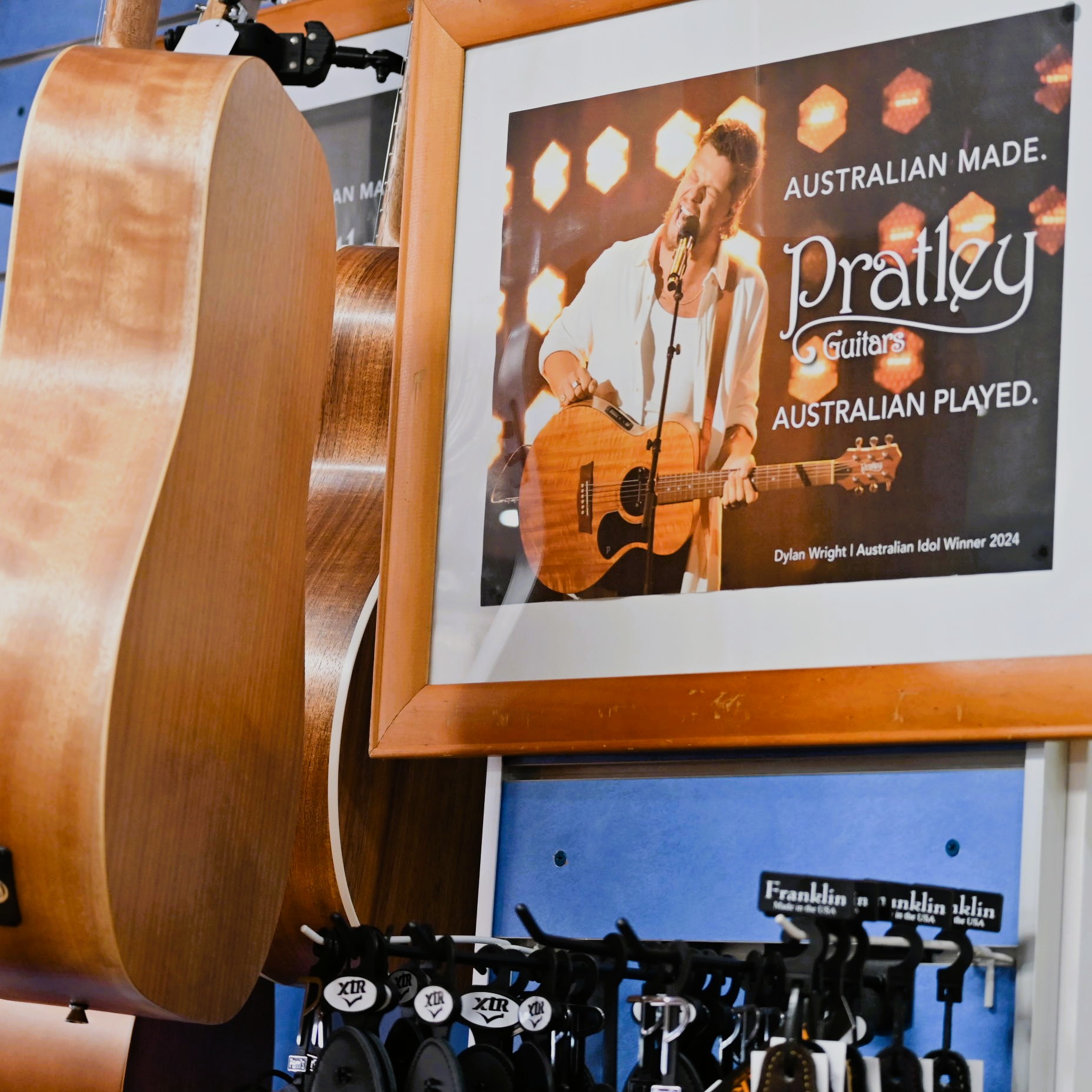 Pratley SL Dreadnought Solid Top Qld Blue Fig, Layered Maple Back & Sides w/pickup - Image 2