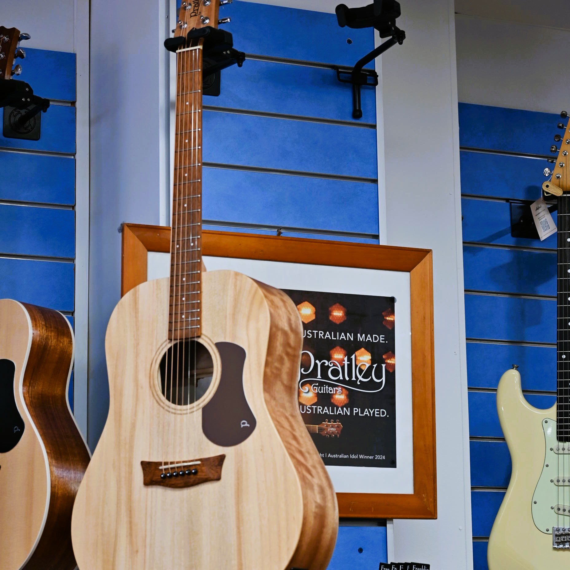 Pratley SL Dreadnought Solid Top Qld Blue Fig, Layered Maple Back & Sides w/pickup - Image 4